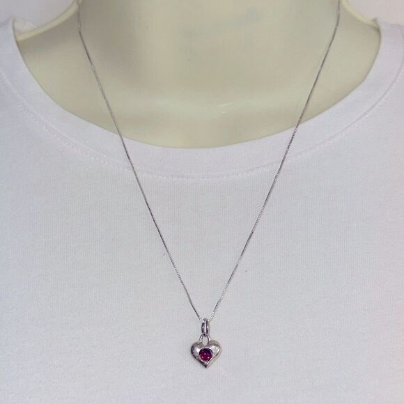 925 Silver small heart pendant with July (red) birthstone with chain - Picture 2 of 6